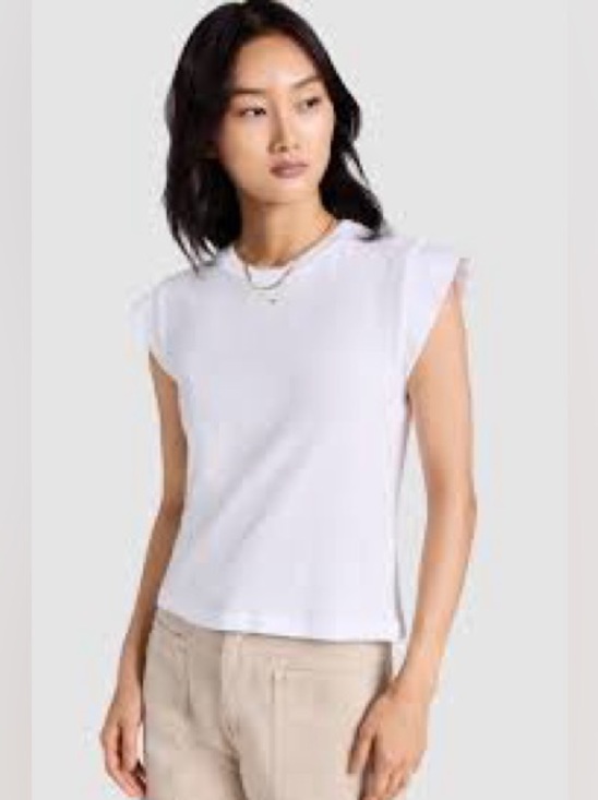 THE GREAT. Tops - THE GREAT - THE PEAK SHOULDER TEE